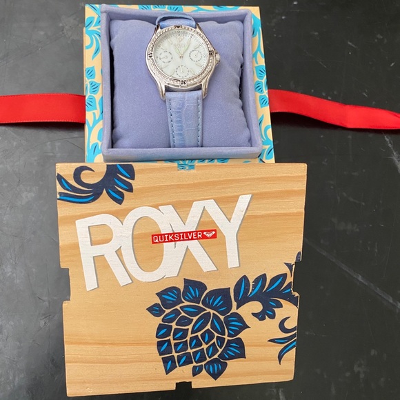 Roxy faux leather and “diamond” watch - Picture 3 of 4